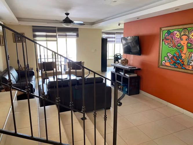 Venta de casa en Altos de Panama - Paseo Dorado