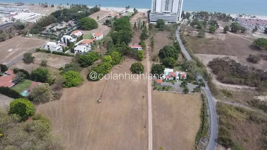 Se Vente Terreno Frente al Mar en Playa Blanca