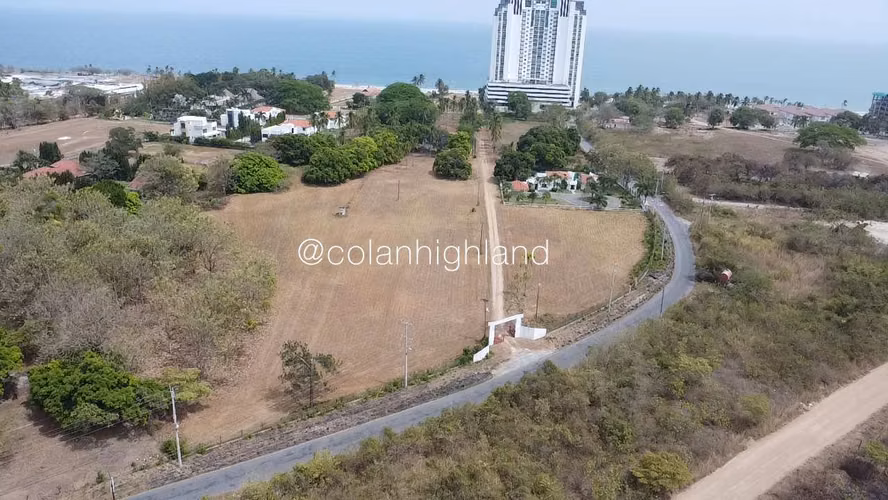 Se Vente Terreno Frente al Mar en Playa Blanca