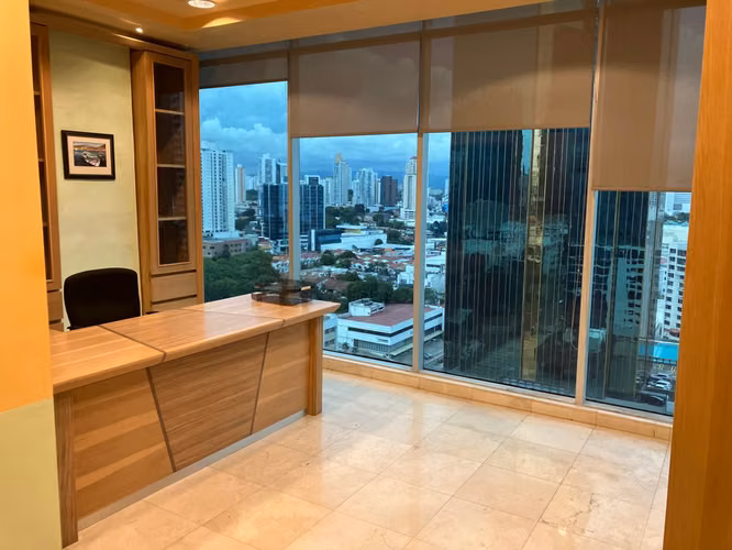 EN VENTA Y ALQUILER OFICINA EN TORRE GLOBAL - CALLE 50