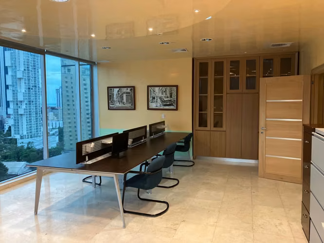 EN VENTA Y ALQUILER OFICINA EN TORRE GLOBAL - CALLE 50