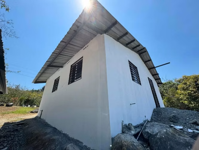 Casa Campestre nueva Maglarito Sorá 2,400m2/t