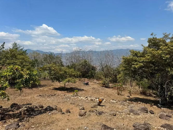 Casa Campestre nueva Maglarito Sorá 2,400m2/t