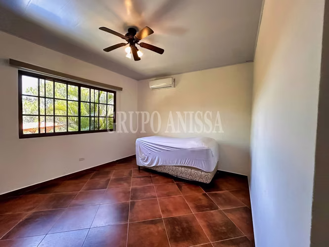 Se Vende Moderna Casa con Vistas y Piscina En Altos del Maria