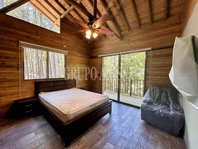 Se Vende Moderna e Impresionante Casa en Altos del Maria