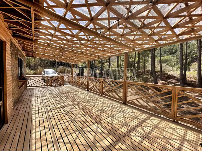 Se Vende Moderna e Impresionante Casa en Altos del Maria