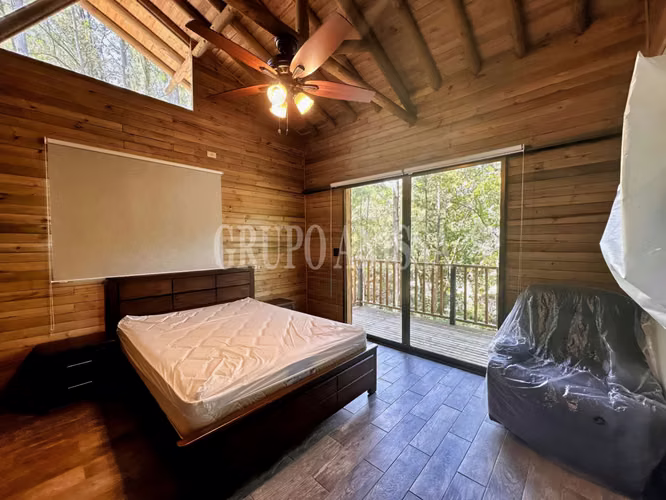Se Vende Moderna e Impresionante Casa en Altos del Maria