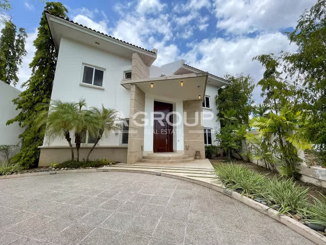 Residencial Balmoral - Se Vende Lujosa Mansion