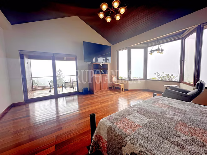 Oportunidad! Se Vende la más Bella Casa de Altos del Maria