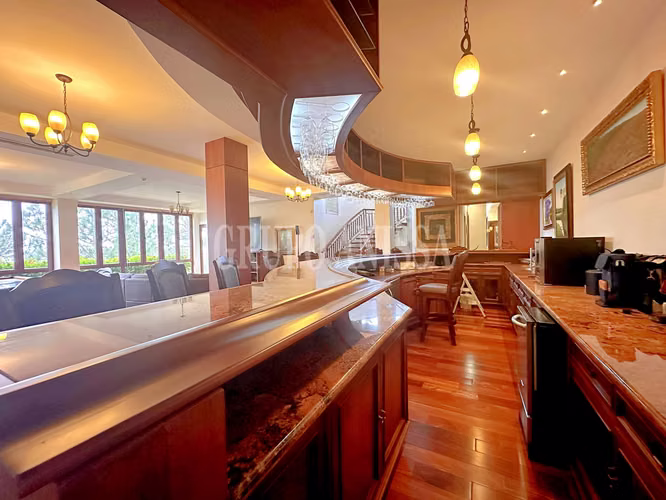 Oportunidad! Se Vende la más Bella Casa de Altos del Maria