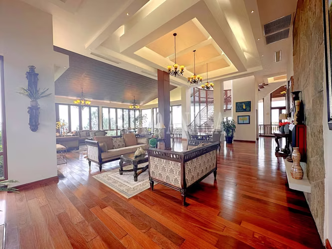 Oportunidad! Se Vende la más Bella Casa de Altos del Maria
