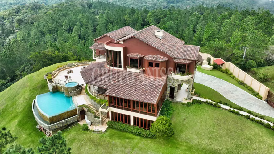 Oportunidad! Se Vende la más Bella Casa de Altos del Maria
