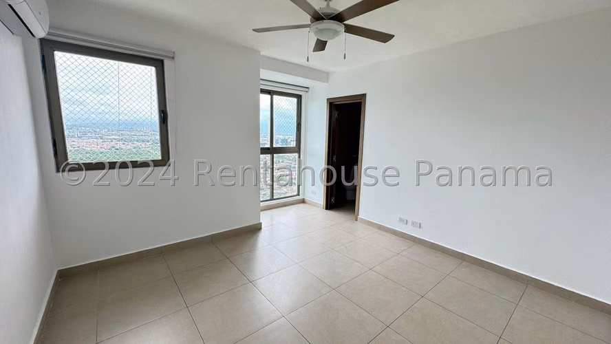 Venta de Apartamento de 273 m2 en PH Park Lane, Costa del Este 25-104GG