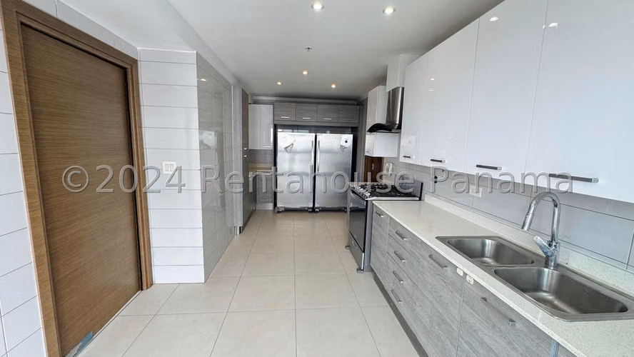 Venta de Apartamento de 273 m2 en PH Park Lane, Costa del Este 25-104GG