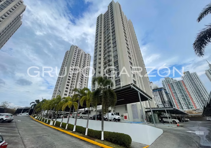 Apartment for sale in Condado del Rey (PH Rokas)