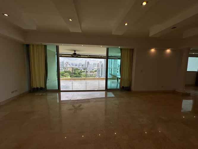 Venta de apartamento en Altos del Golf
