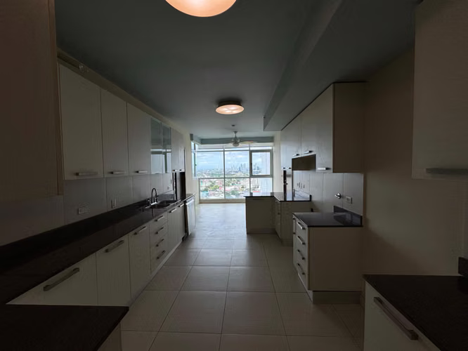 Venta de apartamento en Altos del Golf