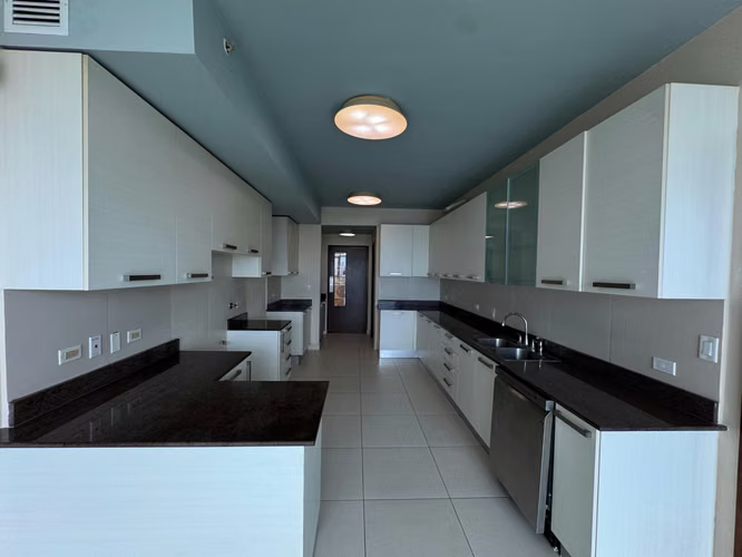 Venta de apartamento en Altos del Golf