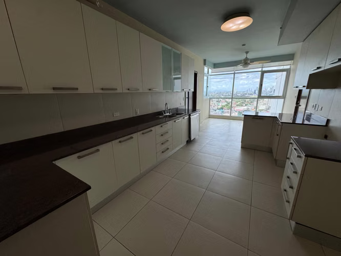 Venta de apartamento en Altos del Golf