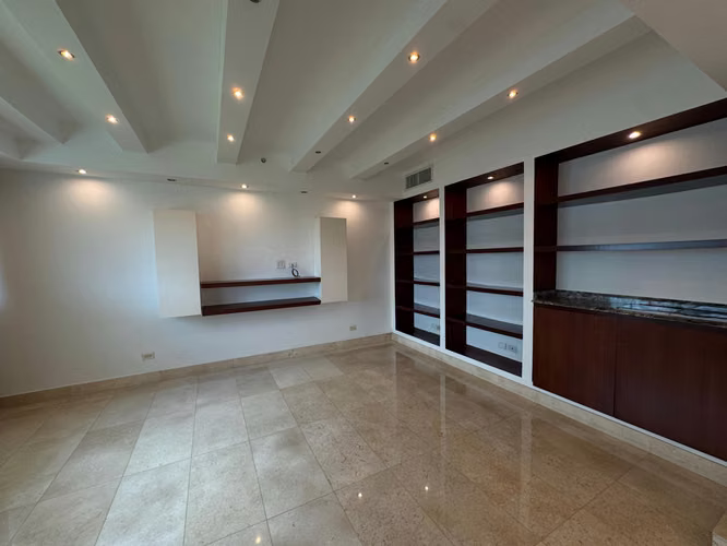 Venta de apartamento en Altos del Golf