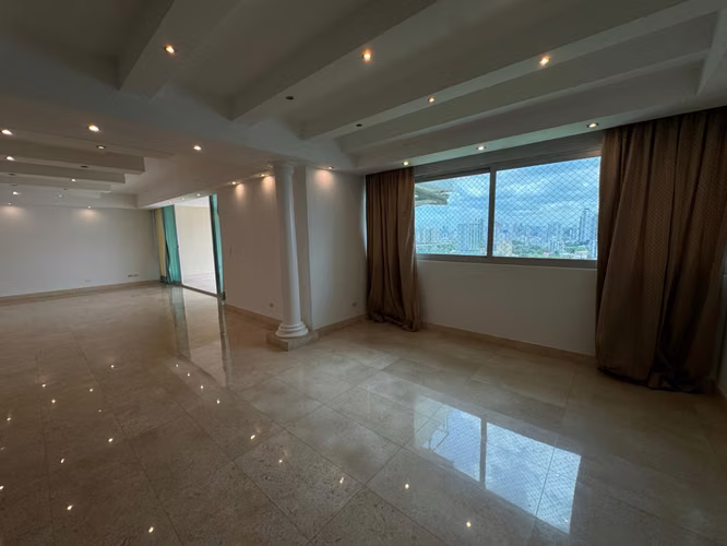 Venta de apartamento en Altos del Golf