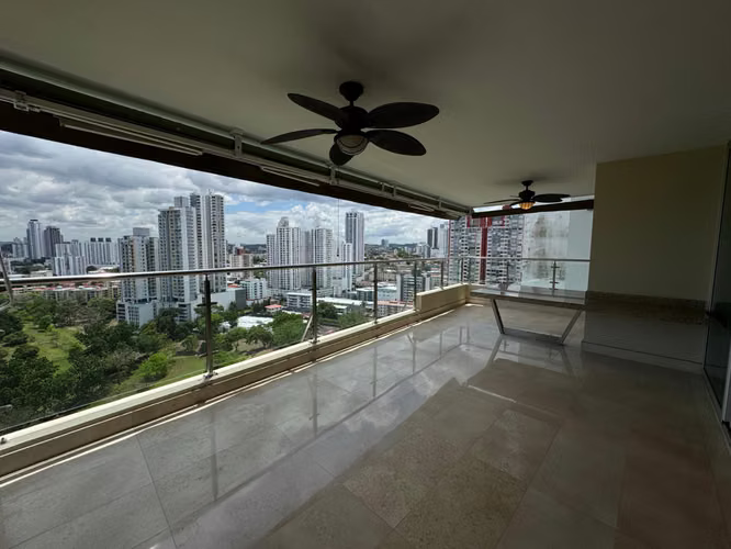 Apartment for sale in Altos del Golf