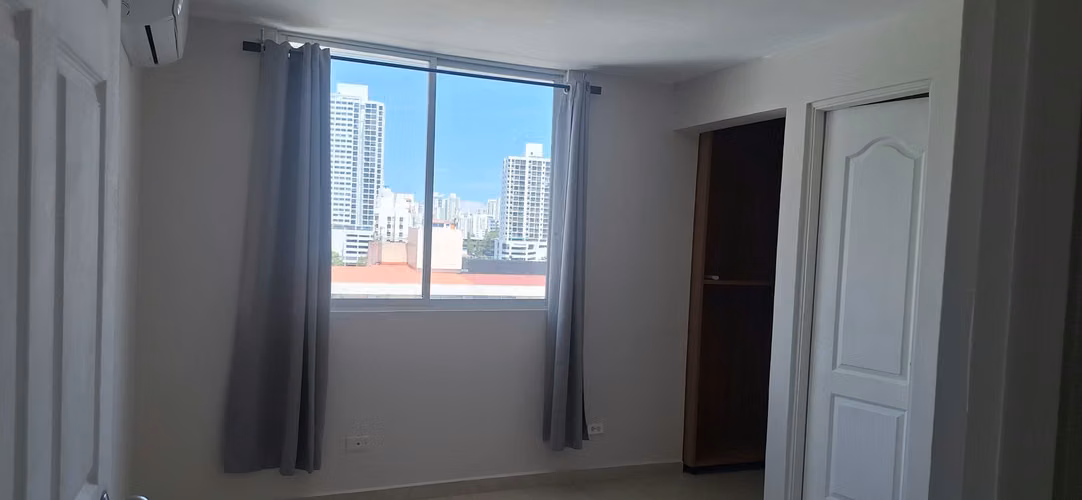 VENTA DE APARTAMENTO ENTRE VIA ESPAÑA Y CARRASQUILLA