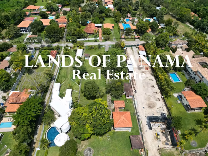 SE VENDE TERRENO EN CORONADO – FRENTE AL MAR