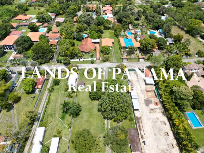 SE VENDE TERRENO EN CORONADO – FRENTE AL MAR