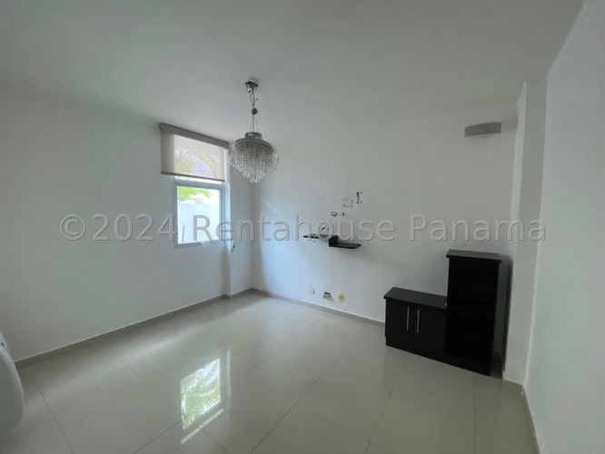 Venta de Casa Modelo Vetro en PH Costa Esmeralda, Costa Sur 24-8834GG