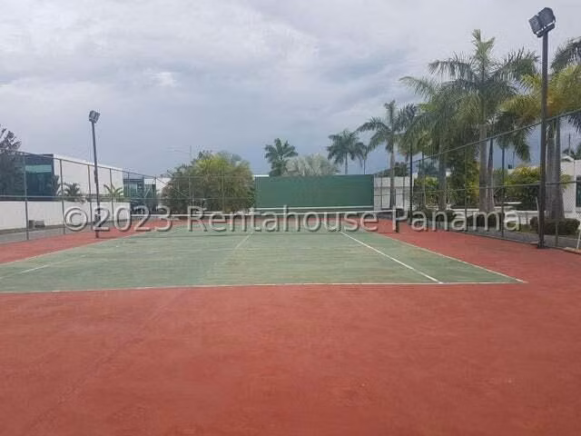 Venta de Casa Modelo Vetro en PH Costa Esmeralda, Costa Sur 24-8834GG