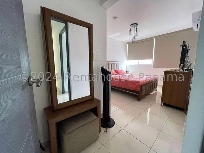 Venta de Apartamento de 100 m2 en PH Sabana Tower, Carrasquilla 25-228GG