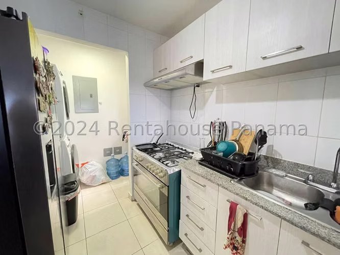 Venta de Apartamento de 100 m2 en PH Sabana Tower, Carrasquilla 25-228GG