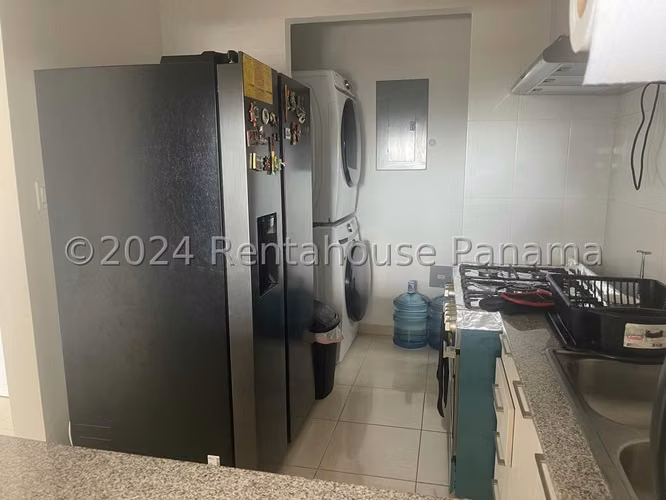 Venta de Apartamento de 100 m2 en PH Sabana Tower, Carrasquilla 25-228GG