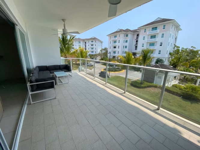 Venta de Espacioso Apartamento en Playa Bijao