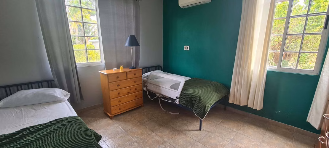 VENDO CASA. ESPAVE. CAMPO. PLAYA. CORONADO.