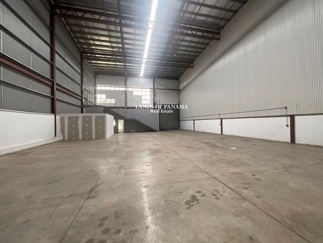 SE ALQUILA GALERA EN TOCUMEN COMMERCIAL PARK