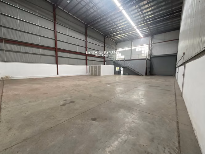 SE ALQUILA GALERA EN TOCUMEN COMMERCIAL PARK