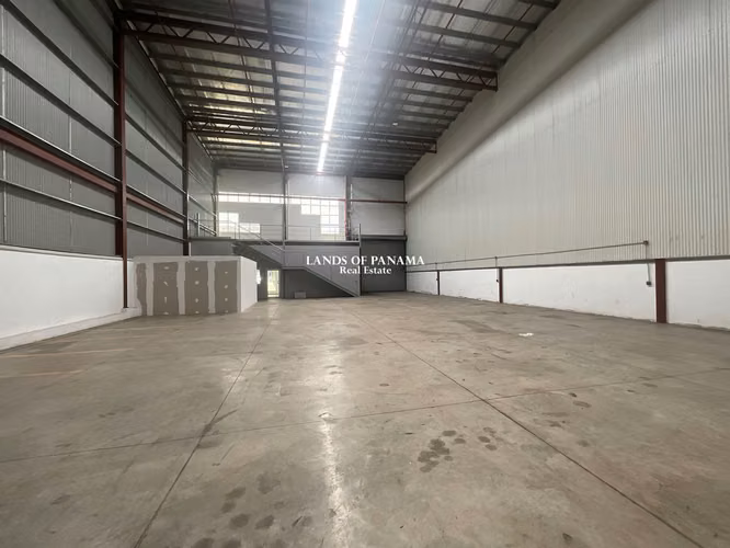 SE ALQUILA GALERA EN TOCUMEN COMMERCIAL PARK