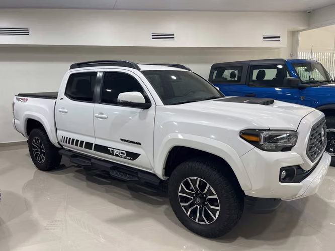 Toyota Tacoma TRD Sport  4X4