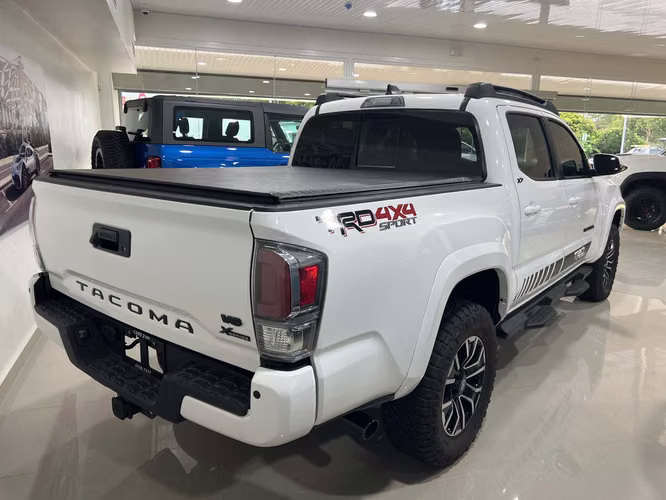 Toyota Tacoma TRD Sport  4X4