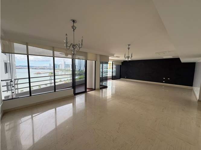 VENDO O ALQUILO APARTAMENTO AVENIDA BALBOA LOS DELFINES - Imagen 1