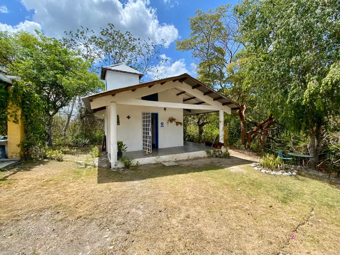 TERRENO CON CABAÑAS LAS UVAS CAMINO A EL VALLE EN VENTA