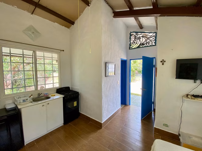 TERRENO CON CABAÑAS LAS UVAS CAMINO A EL VALLE EN VENTA