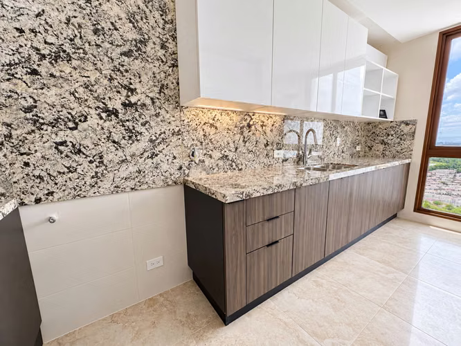 PH The Colonial | Para estrenar, piso alto + vista abierta