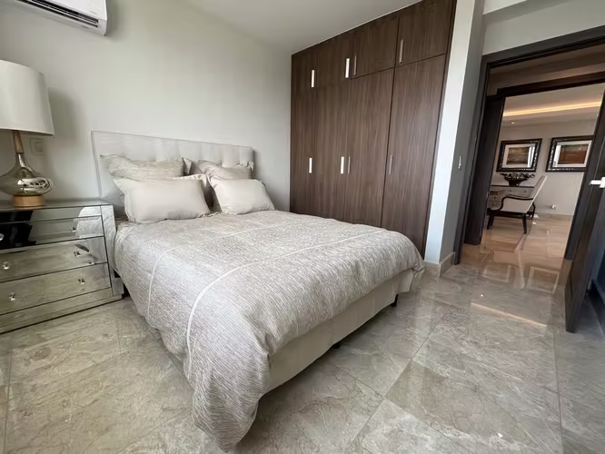 PARA ESTRENAR — PH The Colonial | 190 m² | Piso alto | Vista abierta | 3 parking | $579,800
