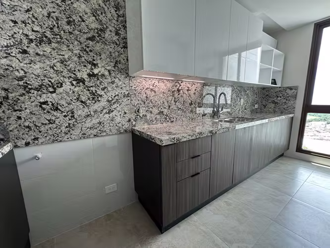 PARA ESTRENAR — PH The Colonial | 190 m² | Piso alto | Vista abierta | 3 parking | $579,800