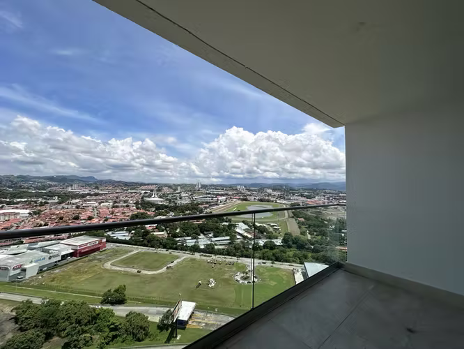 PARA ESTRENAR — PH The Colonial | 190 m² | Piso alto | Vista abierta | 3 parking | $579,800