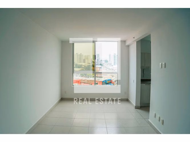 Se vende Apartamento en Ave. Santa Elena, PH Solok