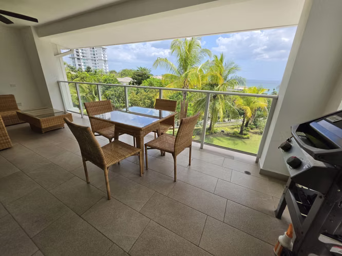 VENDO APARTAMENTO. BIJAO. QUARRY HEIGHT. PLAYA. GOLF. PADEL.